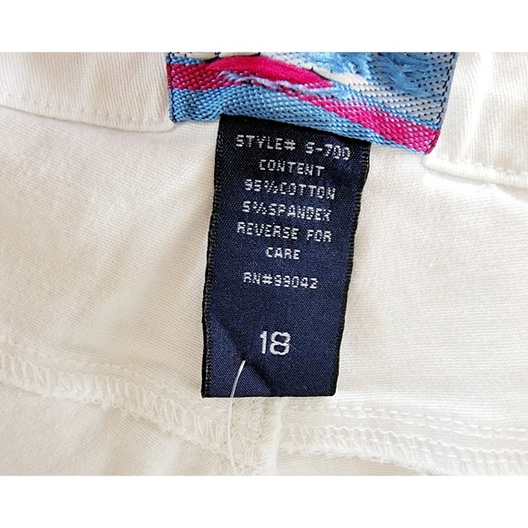 Las Olas 18 White‎ Denim Shorts Cuffed Hem Casual Summer NWT Pockets - Picture 7 of 9